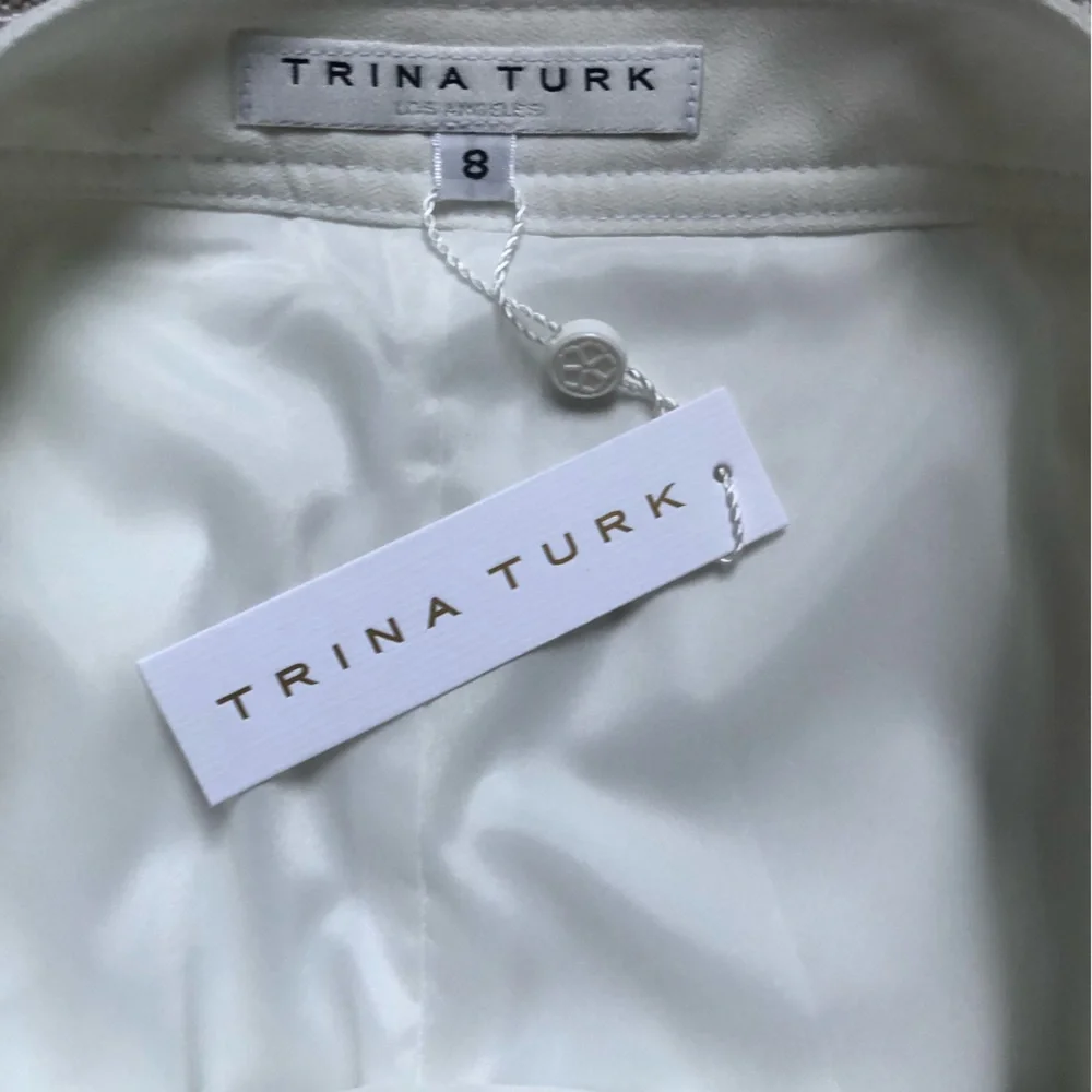 Trina Turk Daulton Crepe Short in White Size 8 - Picture 6 of 7